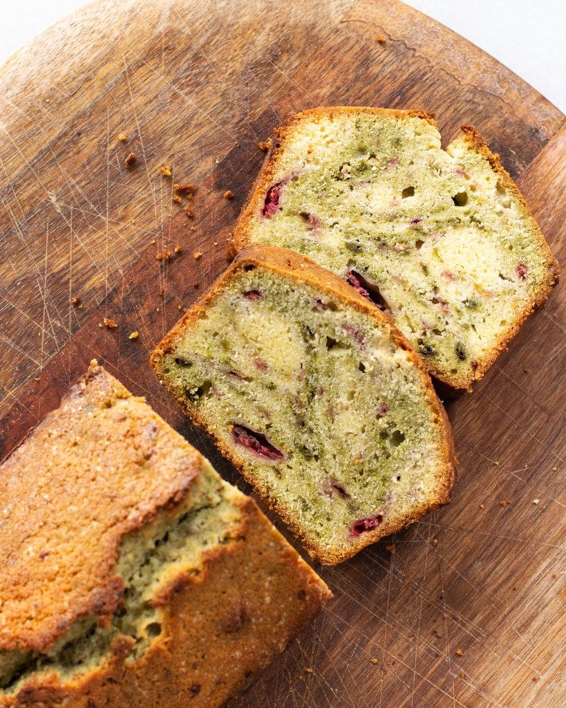 Bánh Mì Trà Xanh Nhân Đậu